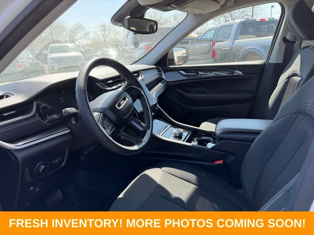 2023 Jeep Grand Cherokee Laredo