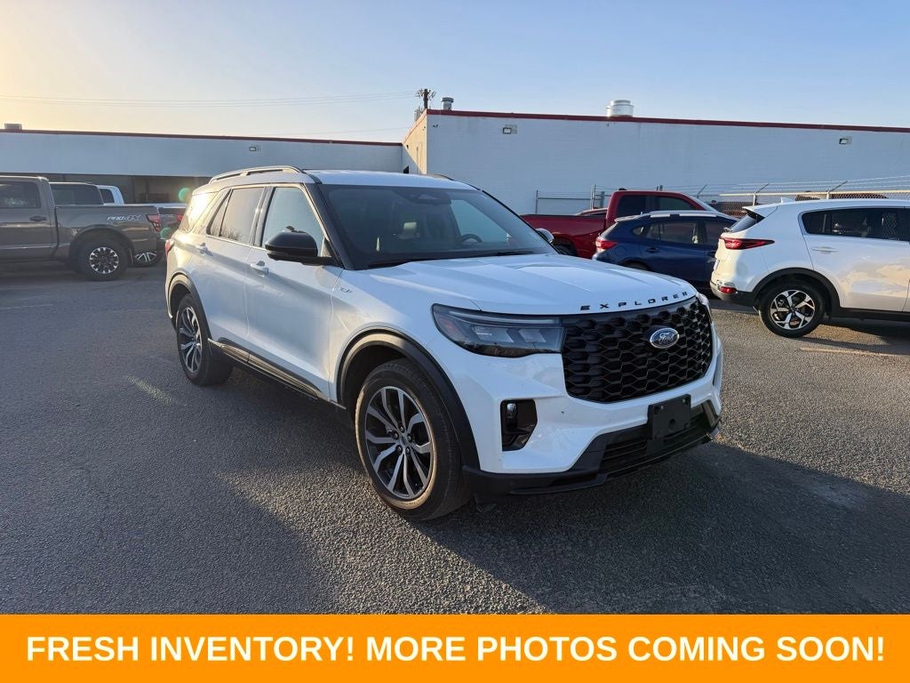 2025 Ford Explorer ST-Line