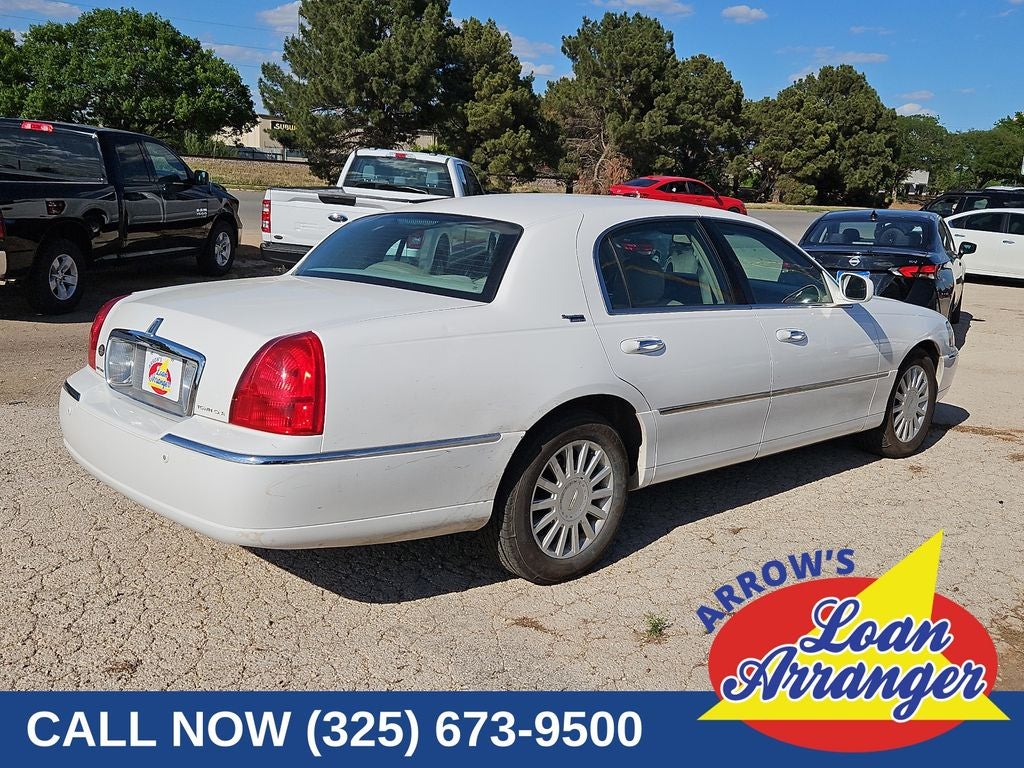 2005 Lincoln Town Car Signature Limited
