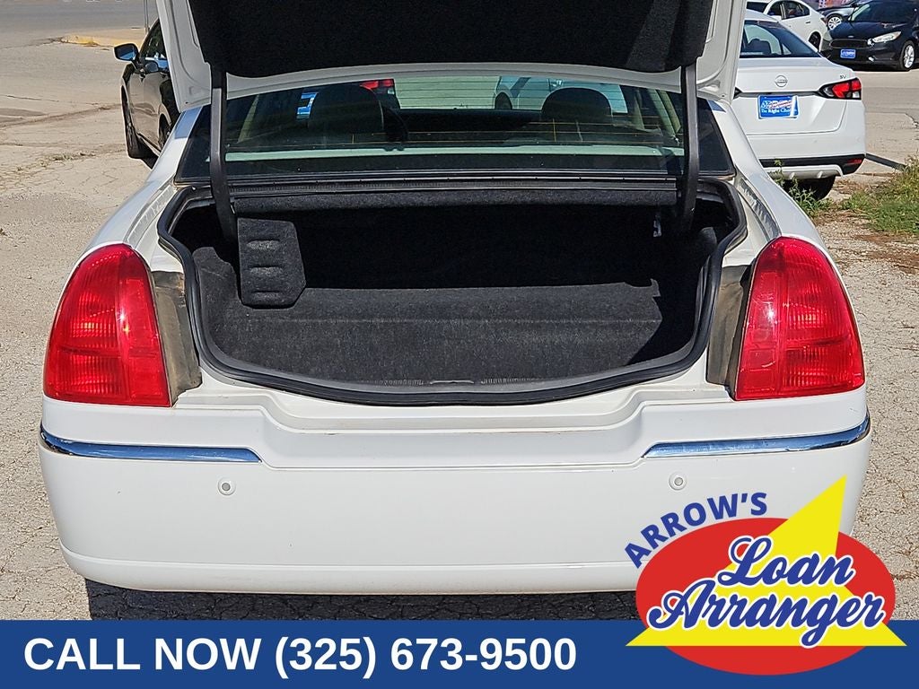 2005 Lincoln Town Car Signature Limited