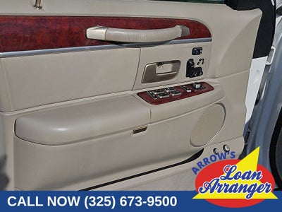2005 Lincoln Town Car Signature Limited