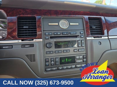 2005 Lincoln Town Car Signature Limited