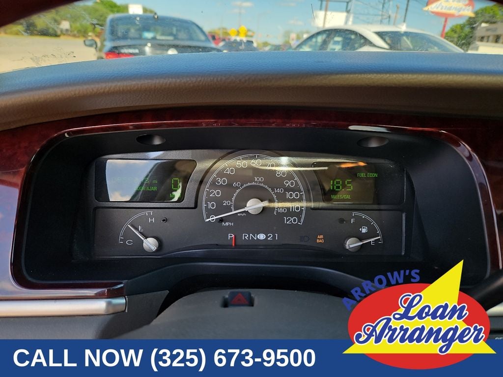 2005 Lincoln Town Car Signature Limited