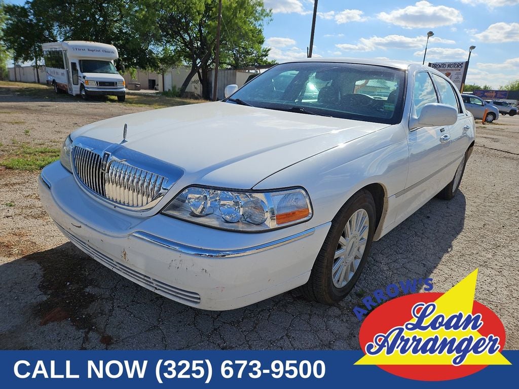 2005 Lincoln Town Car Signature Limited