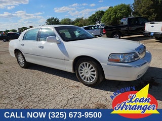2005 Lincoln Town Car Signature Limited
