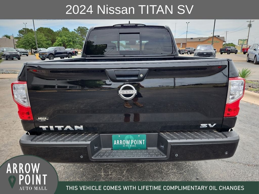 2024 Nissan Titan SV
