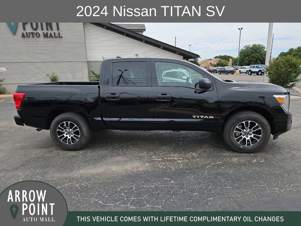 2024 Nissan Titan SV