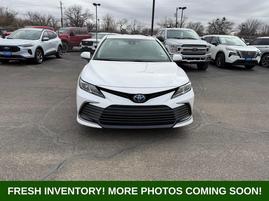 2022 Toyota Camry Hybrid LE