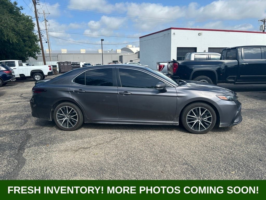 2022 Toyota Camry SE