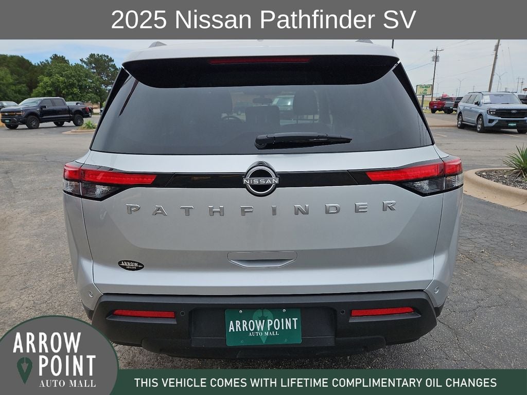 2025 Nissan Pathfinder SV