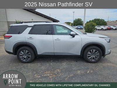 2025 Nissan Pathfinder SV