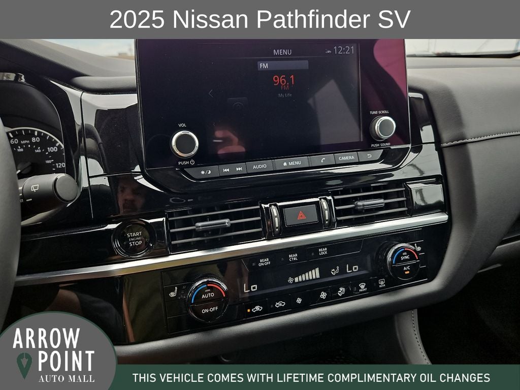 2025 Nissan Pathfinder SV