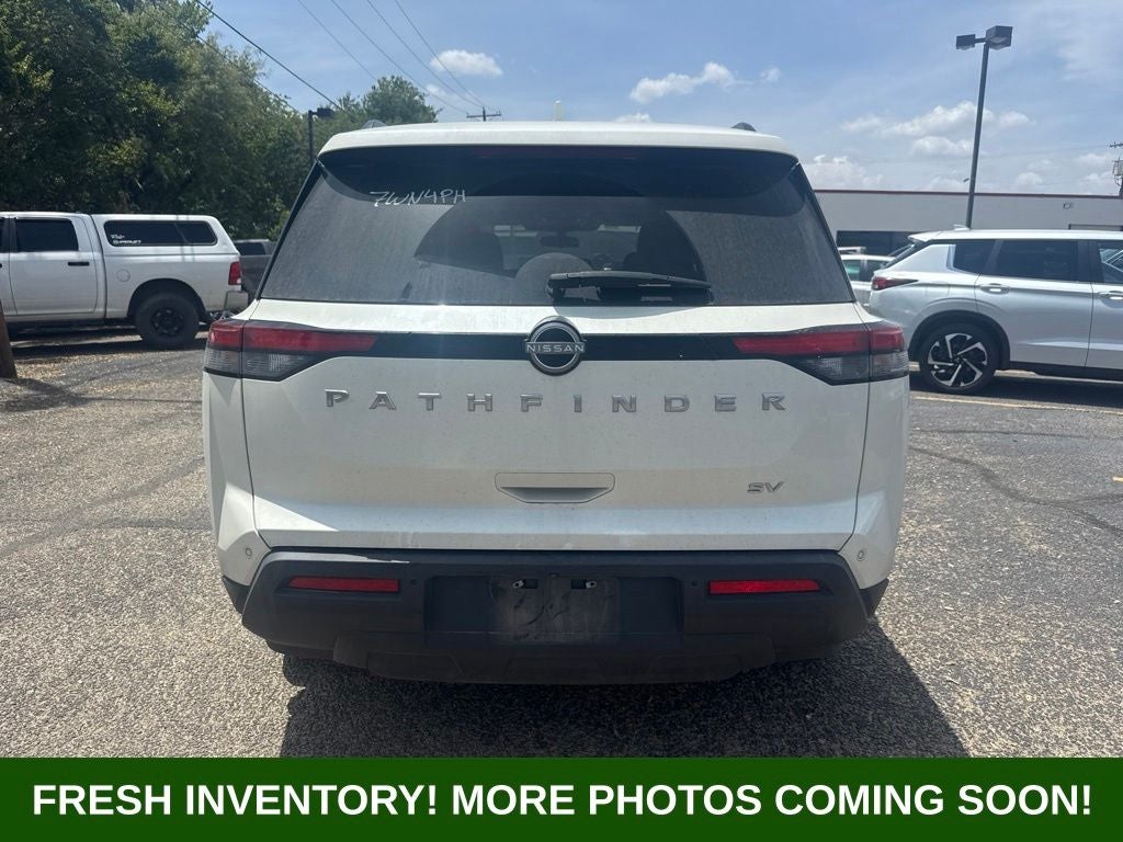2024 Nissan Pathfinder SV