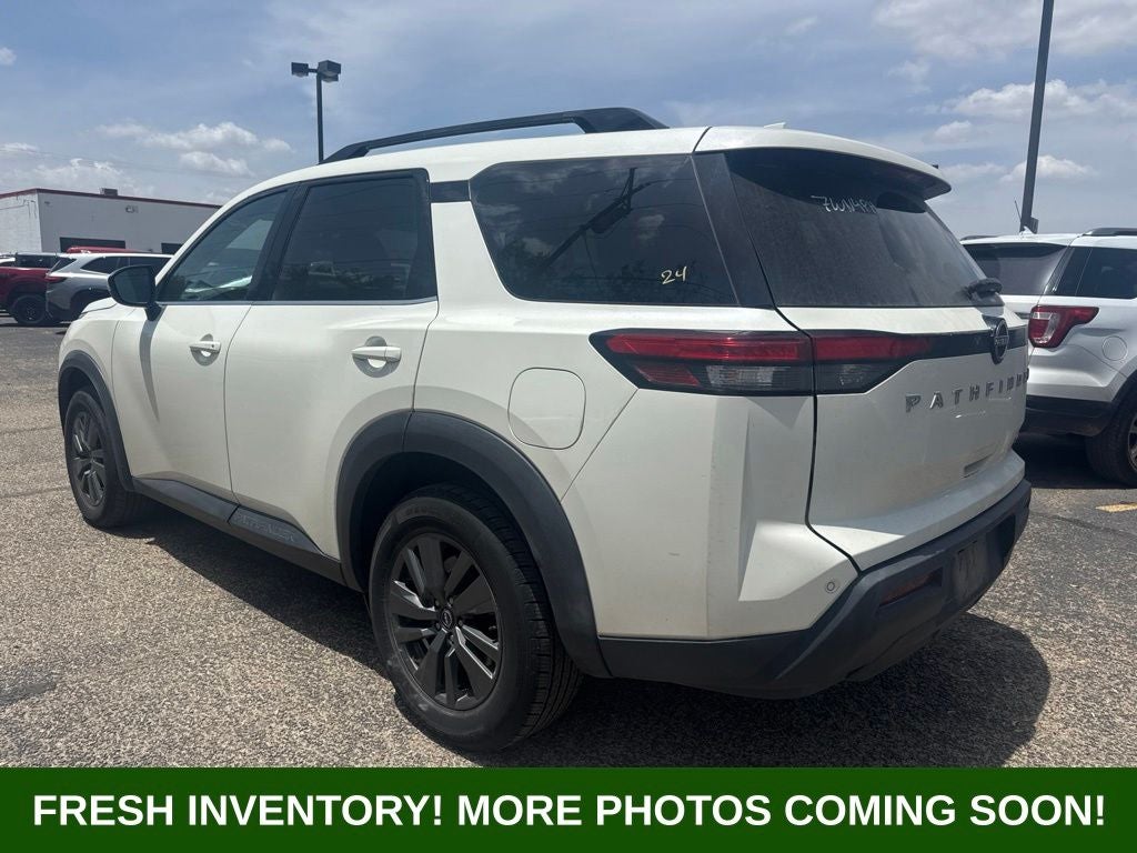 2024 Nissan Pathfinder SV