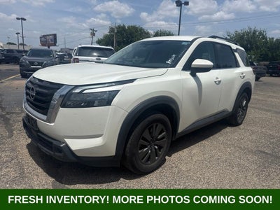 2024 Nissan Pathfinder SV