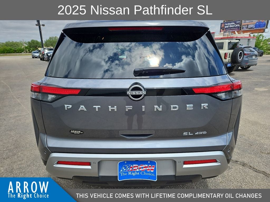 2025 Nissan Pathfinder SL