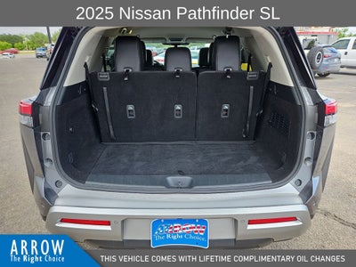 2025 Nissan Pathfinder SL