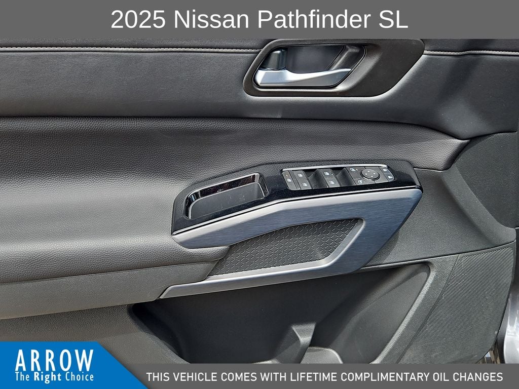 2025 Nissan Pathfinder SL