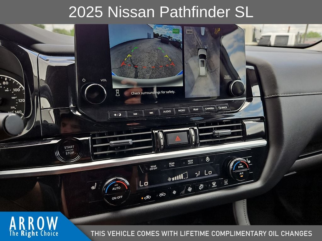 2025 Nissan Pathfinder SL