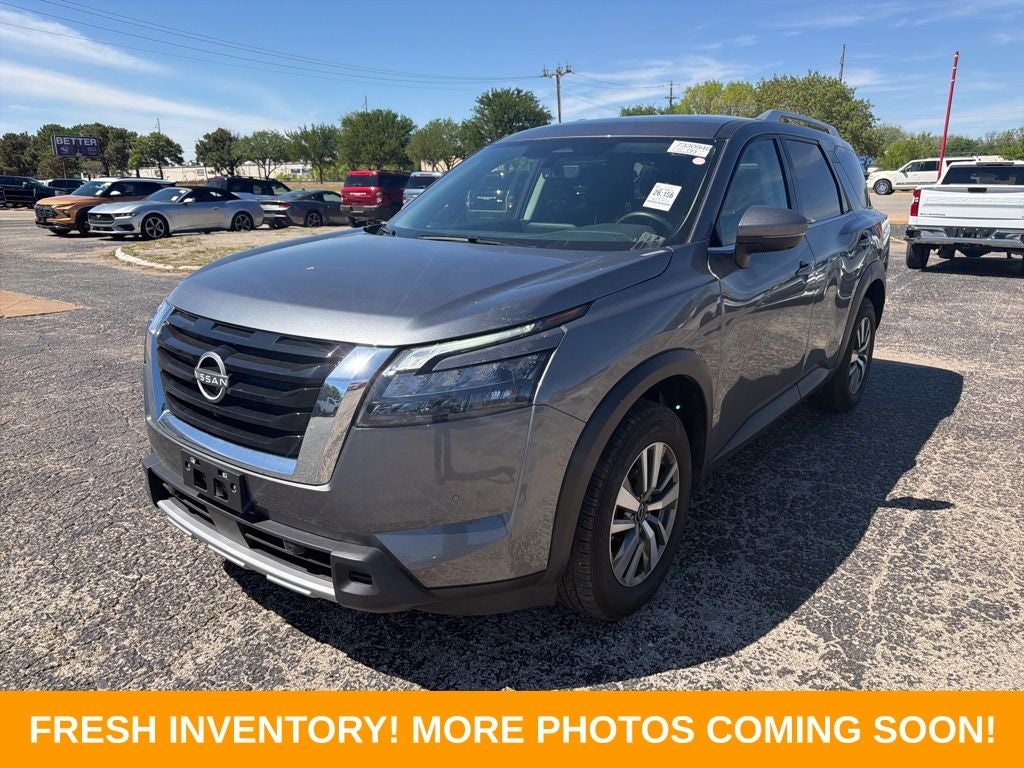 2025 Nissan Pathfinder SL