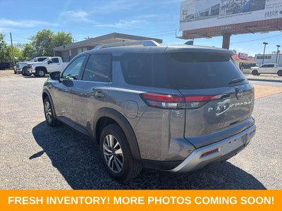 2025 Nissan Pathfinder SL