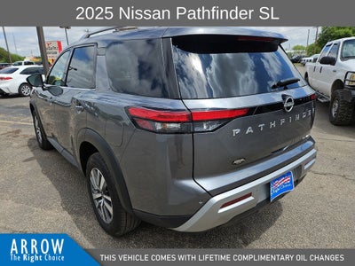 2025 Nissan Pathfinder SL