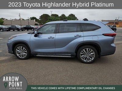 2023 Toyota Highlander Hybrid Platinum