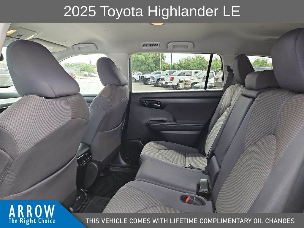 2025 Toyota Highlander LE