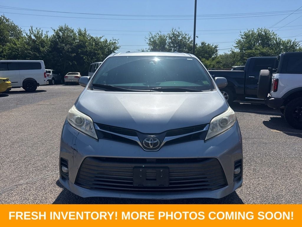 2018 Toyota Sienna XLE 8 Passenger