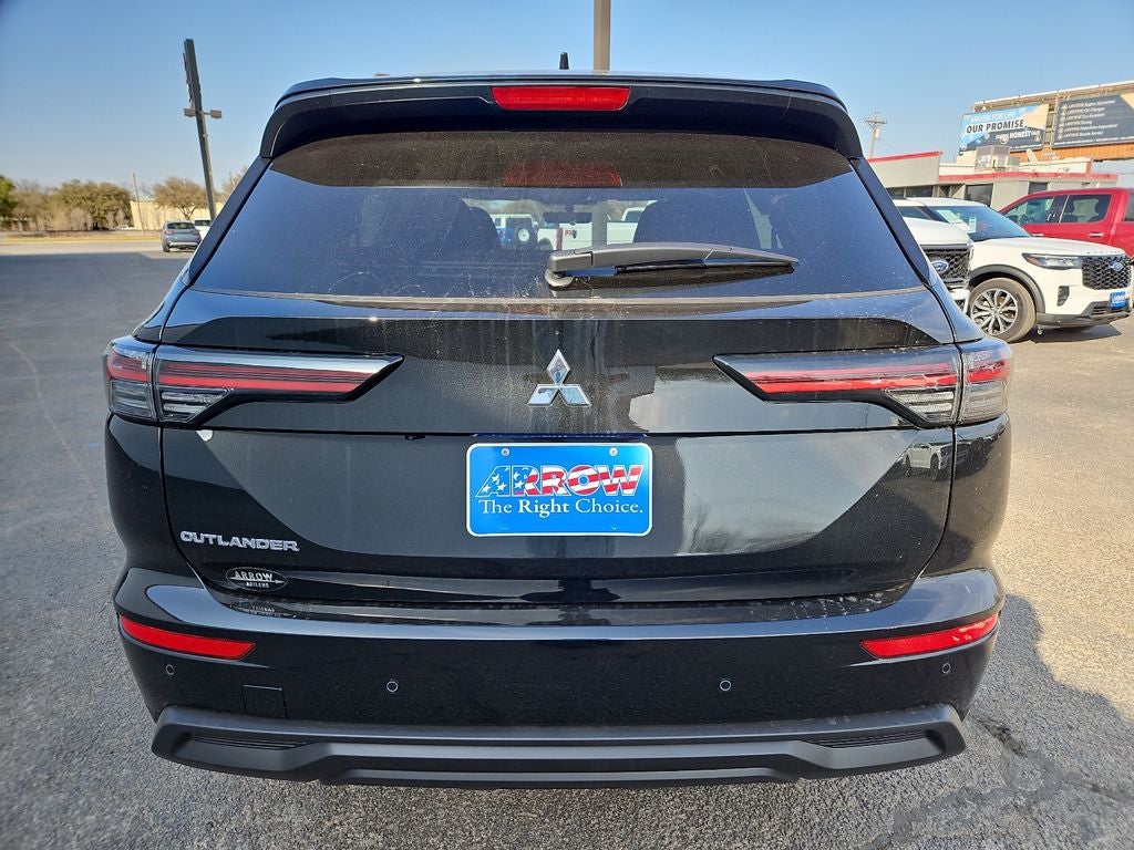 2026 Mitsubishi Outlander ES