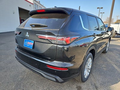 2026 Mitsubishi Outlander ES