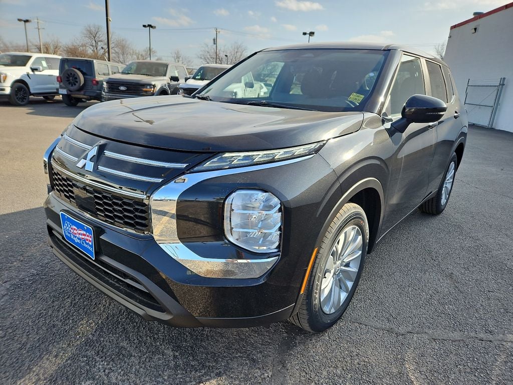 2026 Mitsubishi Outlander ES