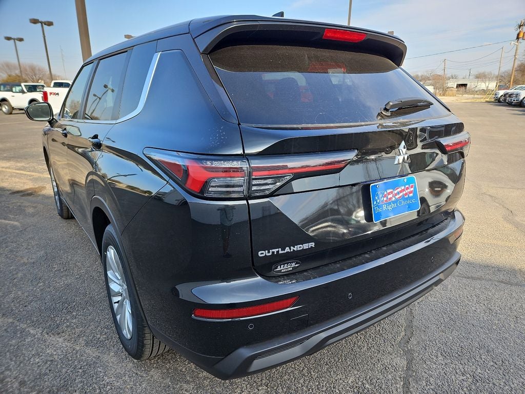 2026 Mitsubishi Outlander ES