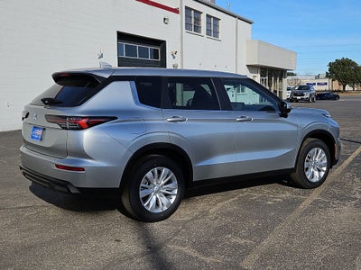 2026 Mitsubishi Outlander ES