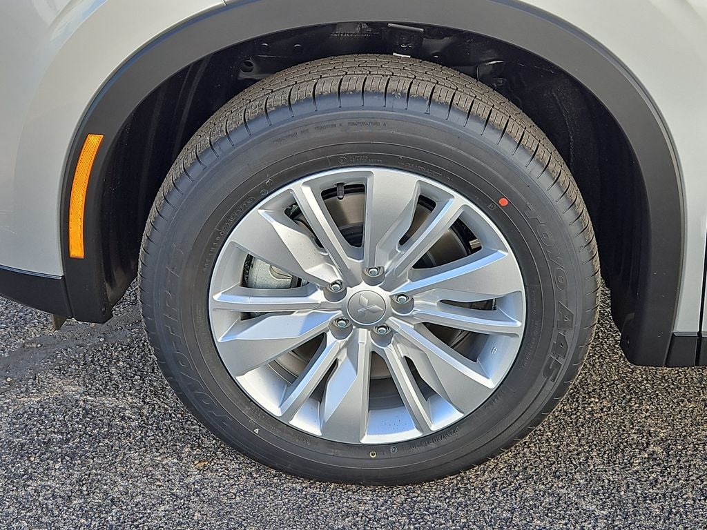 2026 Mitsubishi Outlander ES