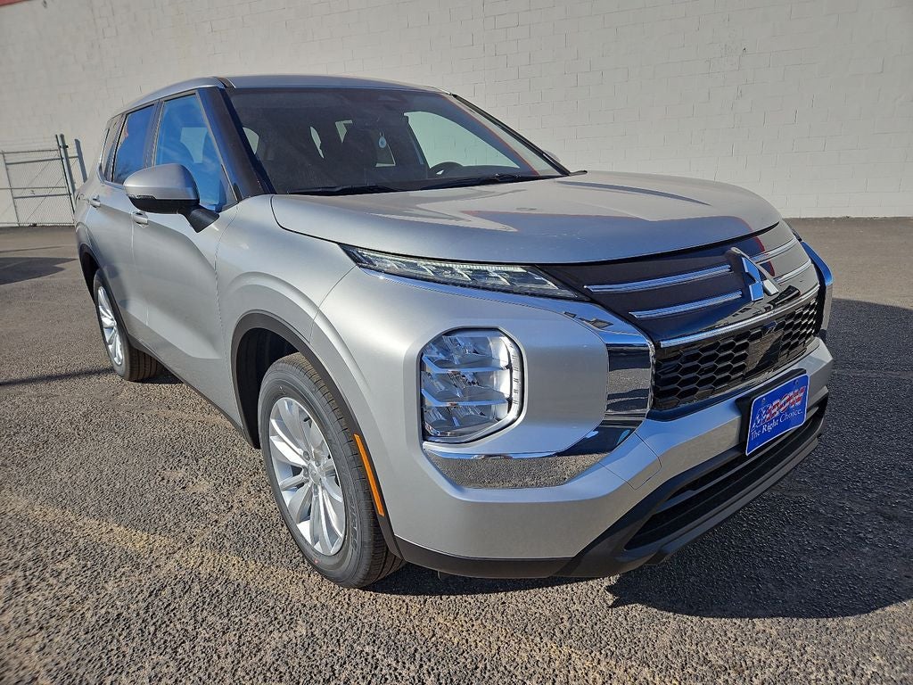 2026 Mitsubishi Outlander ES