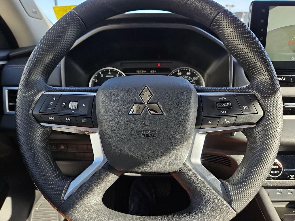 2026 Mitsubishi Outlander ES