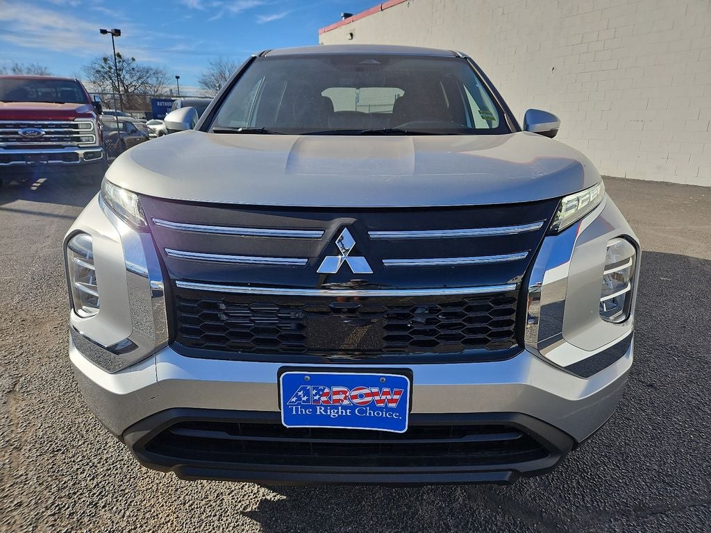 2026 Mitsubishi Outlander ES