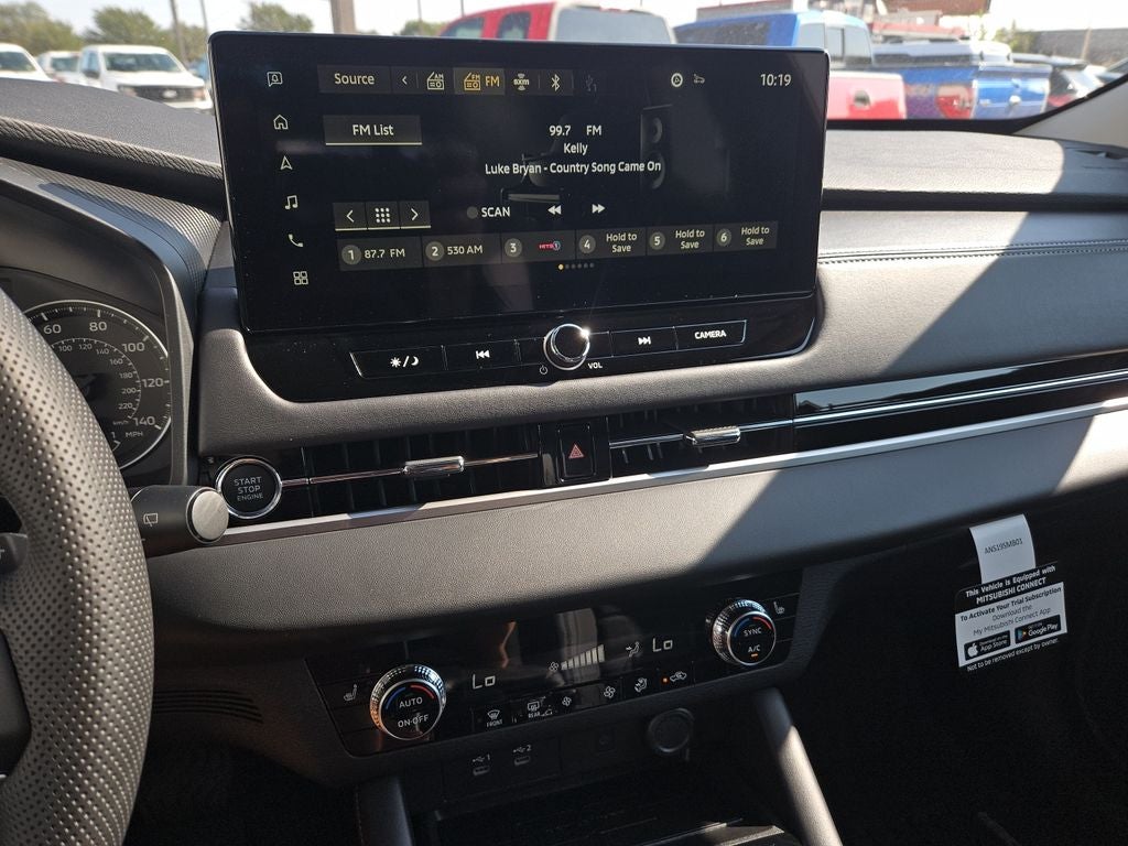 2025 Mitsubishi Outlander SE