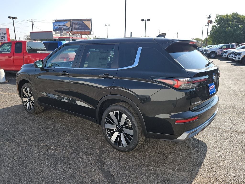 2025 Mitsubishi Outlander SE