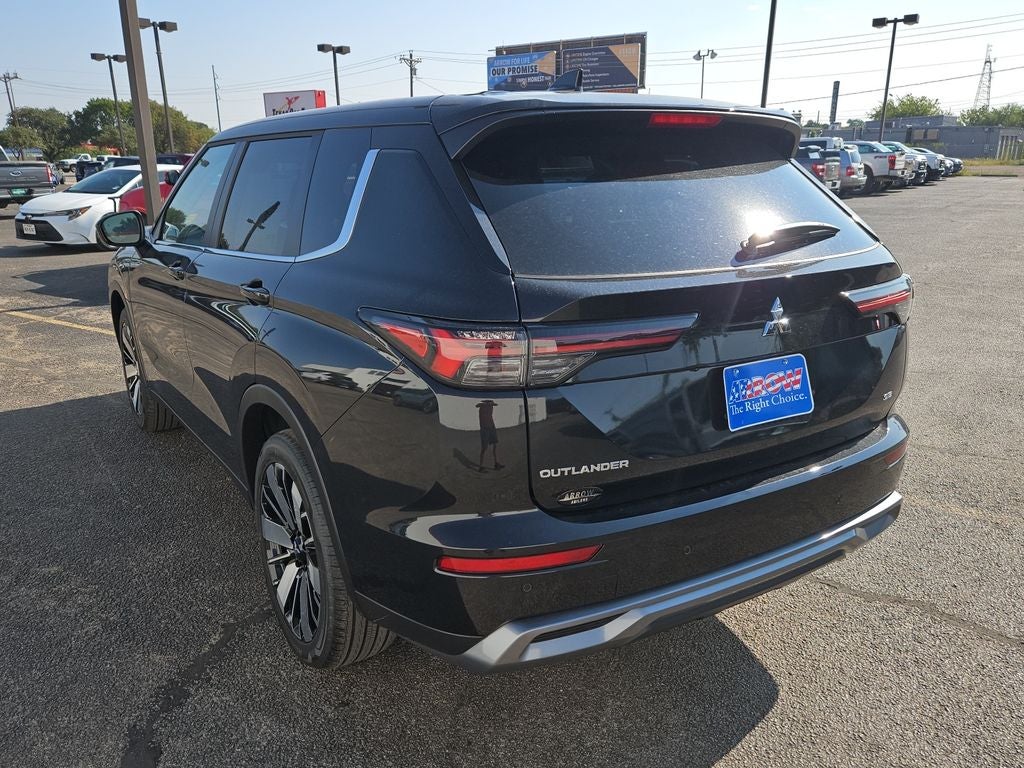 2025 Mitsubishi Outlander SE