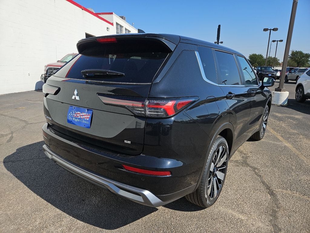 2025 Mitsubishi Outlander SE