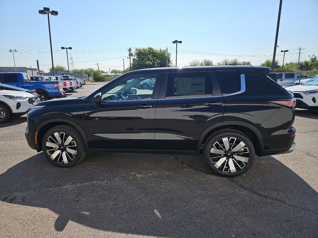 2025 Mitsubishi Outlander SE