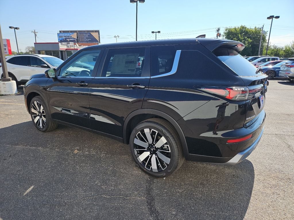 2025 Mitsubishi Outlander SE