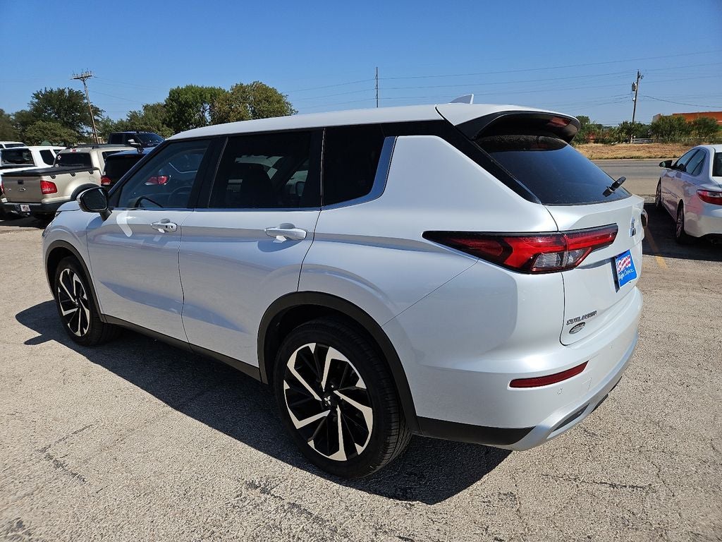 2024 Mitsubishi Outlander SE