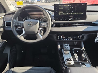 2025 Mitsubishi Outlander SE