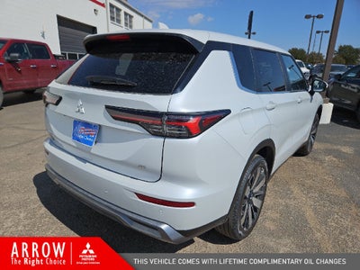 2026 Mitsubishi Outlander SE