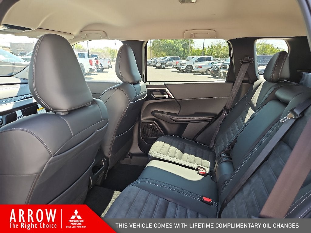 2026 Mitsubishi Outlander SE