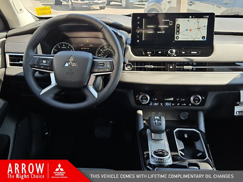 2026 Mitsubishi Outlander SE