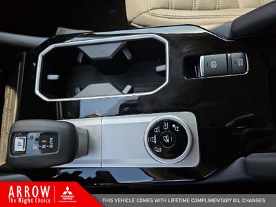 2026 Mitsubishi Outlander SE